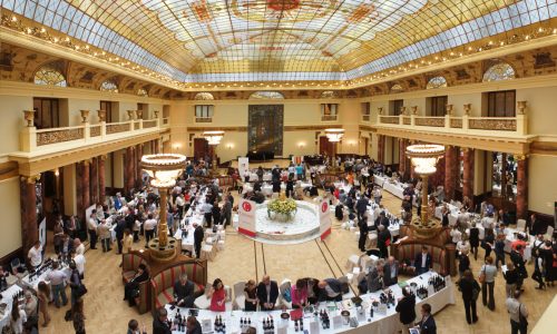 Выставка лучших итальянских вин пройдет в Москве и Петербурге