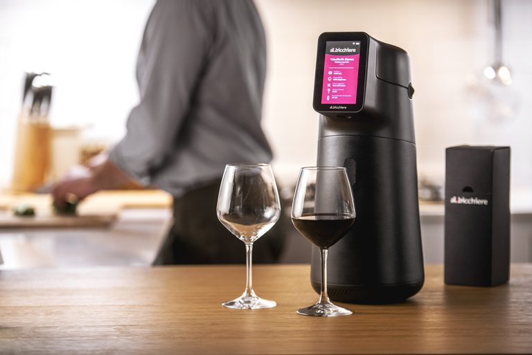 Смарт-устройство для розлива вина по бокалам «Albicchiere» получило награду CES 2020